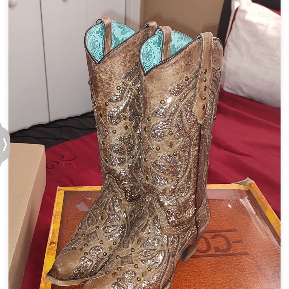 CORRAL (handcrafted) Woman Boots